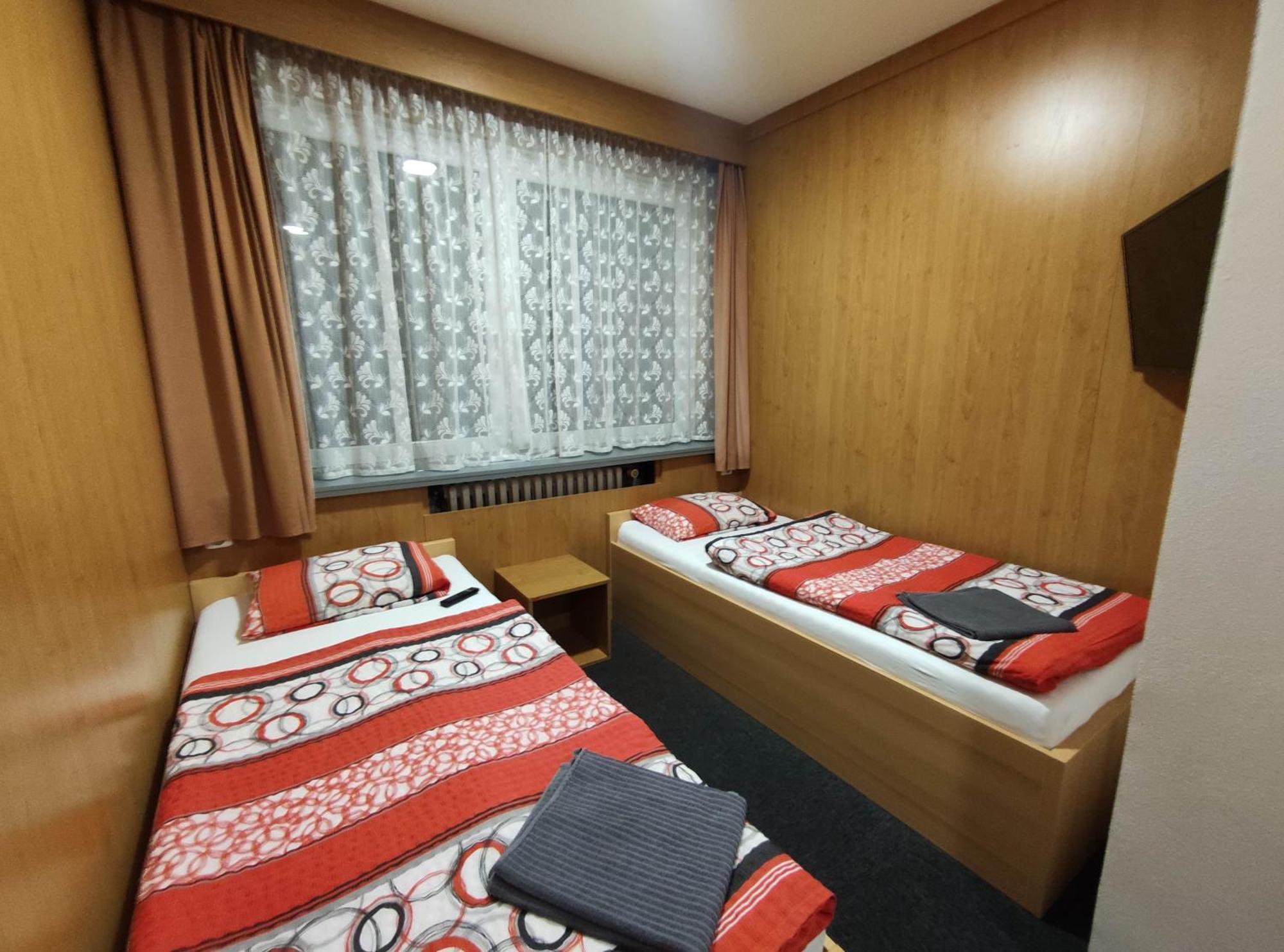 Hotel Zimni Stadion 斯安尼 客房 照片